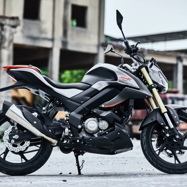 SRK125S-lifestyle-2